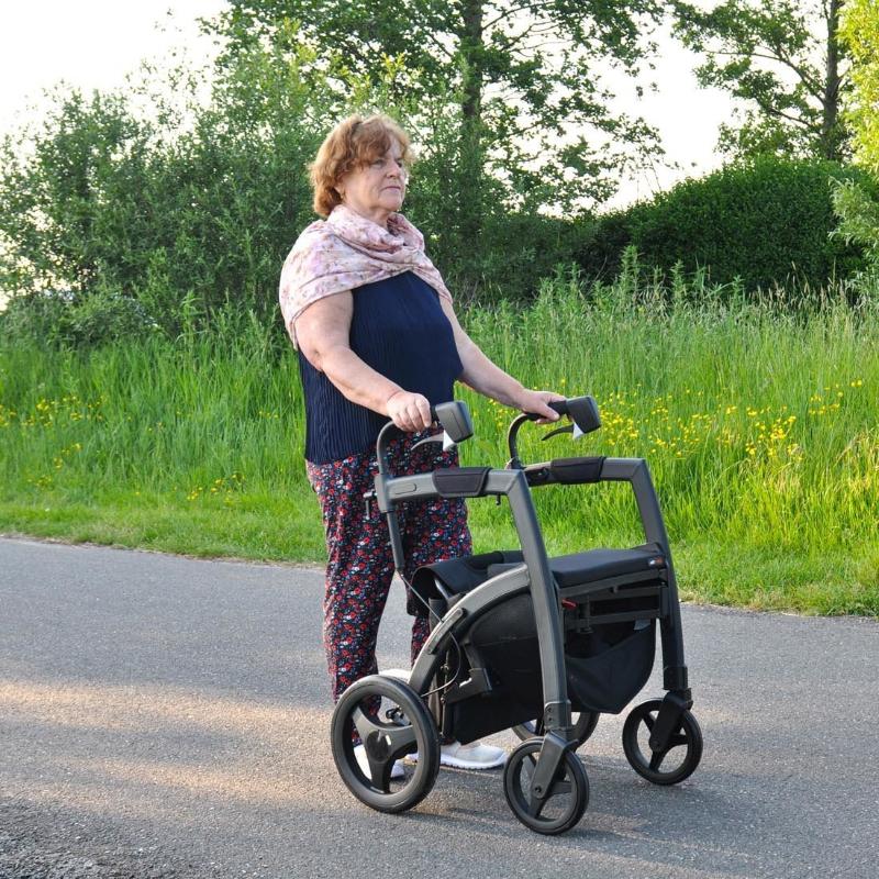 Rollator voor Parkinson Met Antifreeze-Systeem-Rollz Motion Rhythm - Hulpmiddeldiscounter.nl